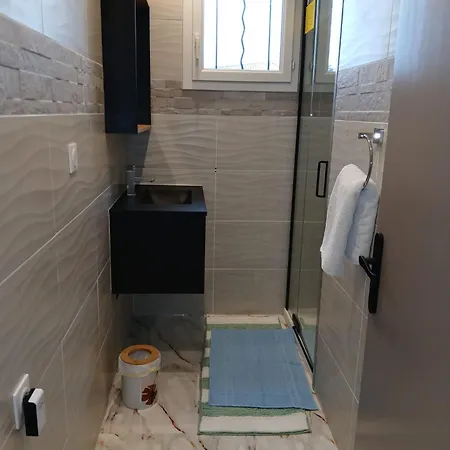 Loge Au Ptitbonheur- Jacuzzi & Piscine- *