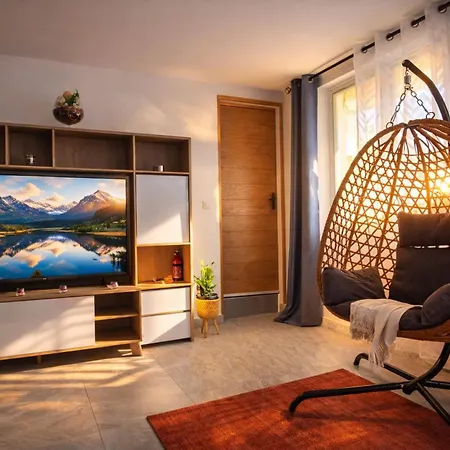 Loge Au Ptitbonheur Piscine Et Jacuzzi Selon Apartment Montelimar