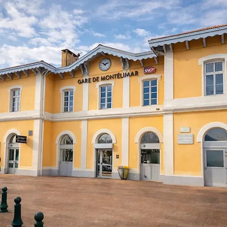 Loge Au Ptitbonheur- Jacuzzi & Piscine- *