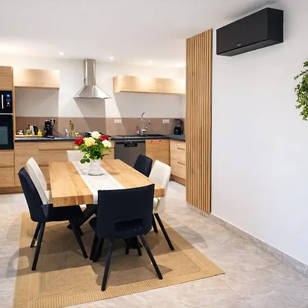 Loge Au Ptitbonheur Piscine Et Jacuzzi Selon Logement * Монтелимар