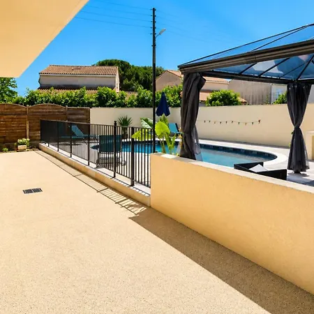 Loge Au Ptitbonheur Piscine Jacuzzi Selon Logement