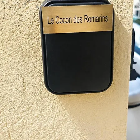 Loge Au Ptitbonheur Piscine Et Jacuzzi Selon Logement Апартаменты