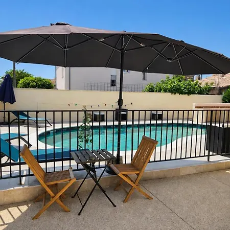 Apartment Loge Au Ptitbonheur Piscine Et Jacuzzi Selon *