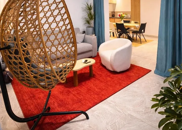 Loge au ptitBonheur Cocon des Romarins Appartement *
